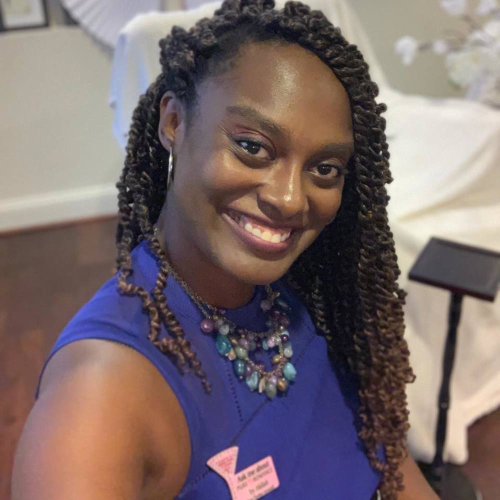 Meet your Posher, Akilah